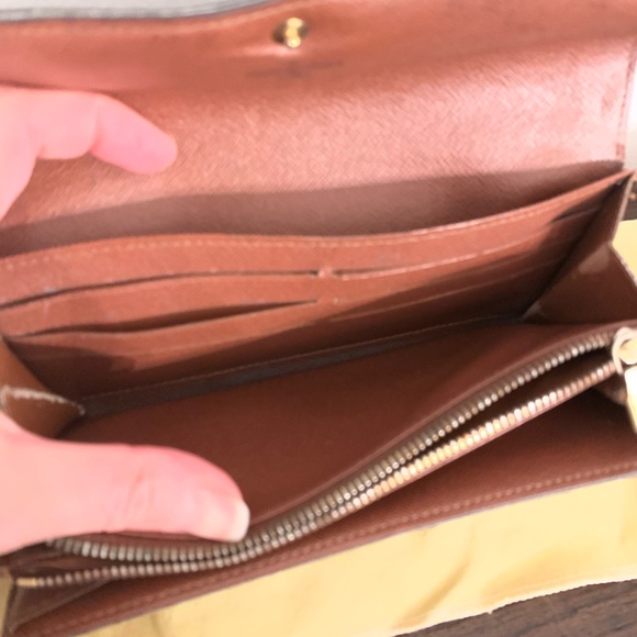 Louis Vuitton Authentic Vintage Wallet - Picture 10 of 13
